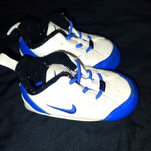Nike Kids Sneakers in Blue and White